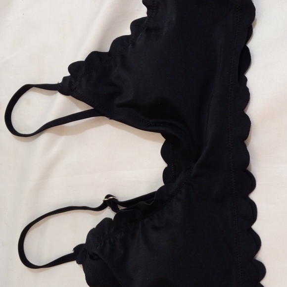 Women's Black Scalloped Bikini Top M - Picture 4 of 4